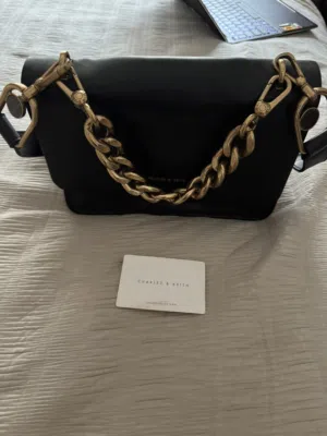Charles&Keith