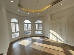 4 Bedrooms . 4 Bathrooms . 460 m23