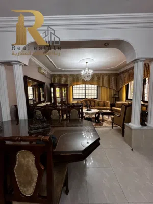 325 m2 4 Bedrooms Townhouse for Sale in Amman Jubaiha