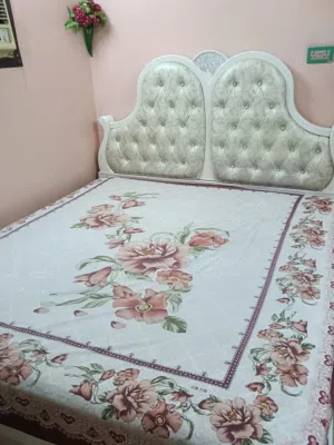 Elegant Off-White Bedroom Set – Modern Luxury & Practical Storage** # **طقم غرفة نوم أنيق باللو