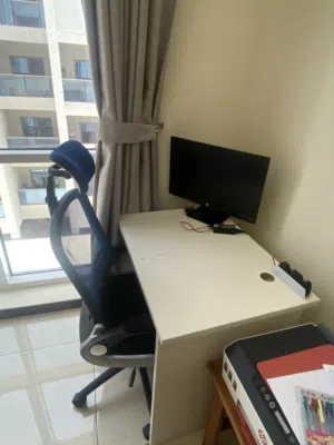Office chair and table