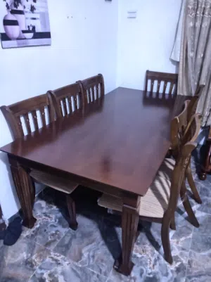 طاولة سفره مع سبع كراسي