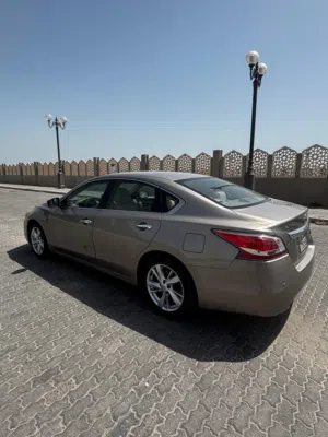 2014 Nissan Altima good condition!
