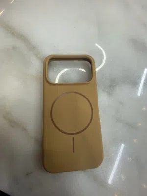 كفر  iPhone17pro للبيع بسعر حلو