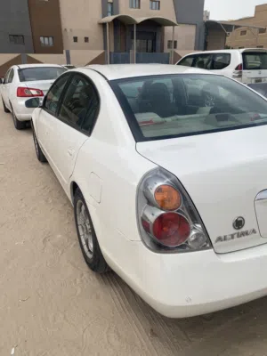نيسان التيما للبيع بيمه سنه حاله ممتازه