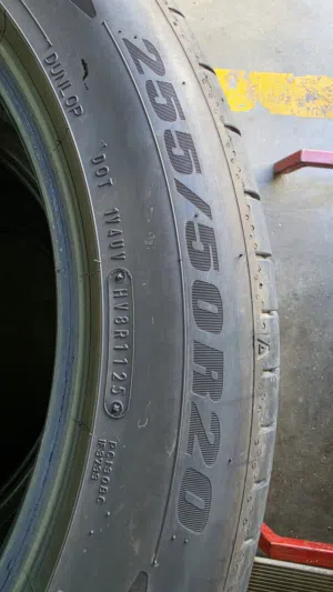 255 / 55 R20