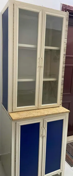 Large kitchen cabine1