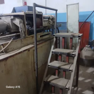 ماكينة حقن بلاستيك ايطاليه 270 طن