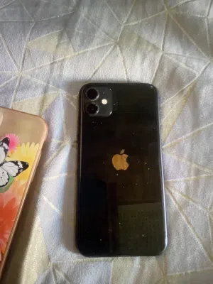 Apple iPhone 11 128 GB in Basra