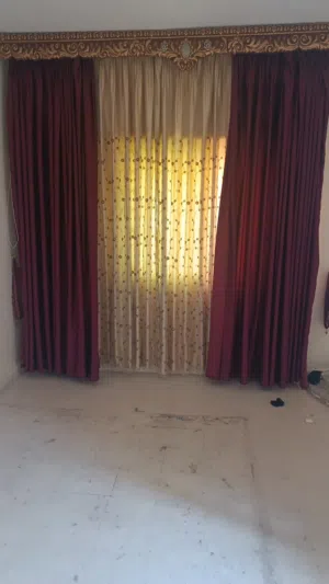 ستائر للبيع مع القاعدة