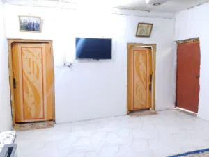 بيت مساحه 250متر وقف مامسجل بي غرفتين5ونص ب3ونص صاله5ب5 مطبخ3ب4 كراج مدخل البيت10ب4 حديقه خلف البيت