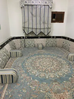 للبيع كنب ومجلس ارضي وفرن