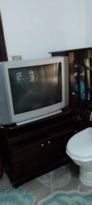 طاولة تلفزيون خشب للبيع