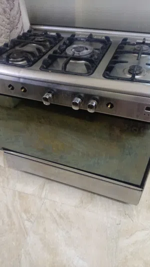 للبيع غاز، و مكنسة  هيونداي للبيع بسعر 50 دينار