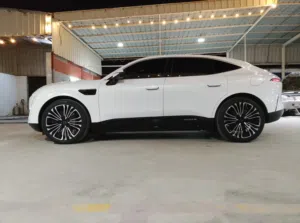 AVATR 11 , 2023, 570 hp, 1st owner