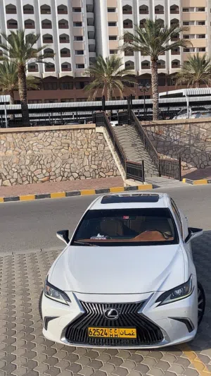 لكزس نضيف ES350 خليجي