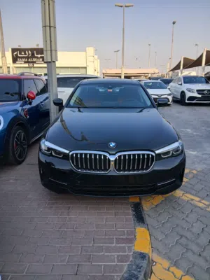 BMW 520I 2022 GCC 93000 km BMW خليجي بحاله ممتازه