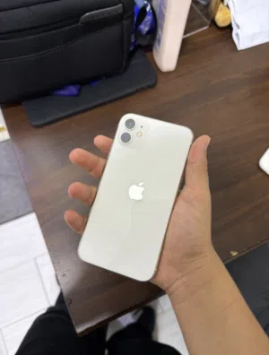 Apple iPhone 11 128 GB in Farwaniya