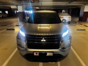 Mitsubishi Outlander 2023, Silver