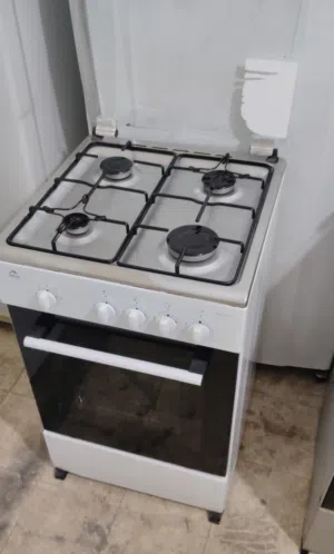 نبيع طباخ 4 شعله بحاله ممتازه معا التوصل التشغيل والكفاله مقاس 50 في 50 سعر مناسب