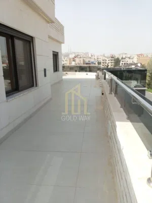 بالقرب من مدارس المعارف شقة طابق ثالث طابقية 250م بتشطيبات راقية / ref 1250