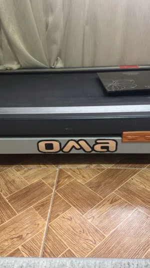 للبيع جهاز مشي وركض حالة الوكاله