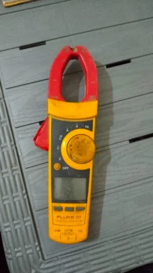Fluke 337 clamp meter