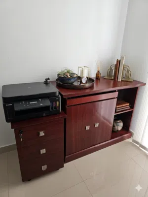 Full set office in excellent condition