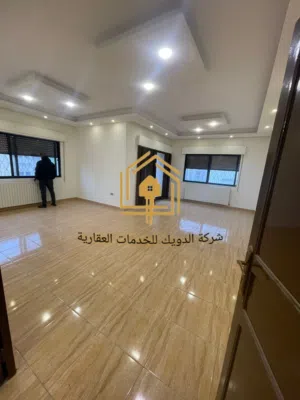 شقة مميزة - ام أذينة - 3نوم 1ماستر - 200م - مطلة - قرب الخدمات العامة