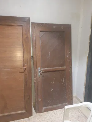 أبواب مستعمله نظيفه عدد 2
