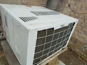 مكيف الهواء نوع TCL  شغال نضيف