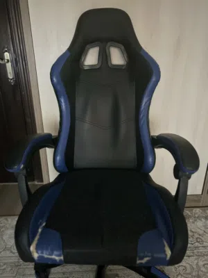 كرسي قيمنق أسود وأزرق مميز للبيع