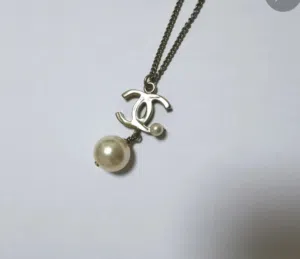 عقد شانيل بحاله ممتازه