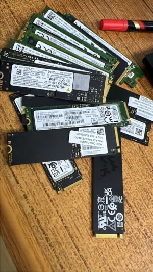 512gb NVMe  Size 2280. Branded looks like new. Minner use