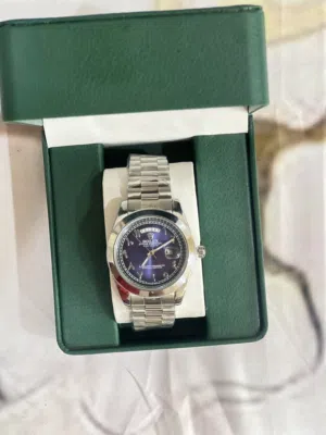 ساعة Day-Date ستايل رولكس ارقام عربيه – جديدة – لون أزرق