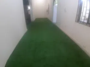 العشب الصناعي  اهلا وسهلا بالجميع في عالم العشب الصناعي بجميع انواعه والوانه موقعنا بالخوير