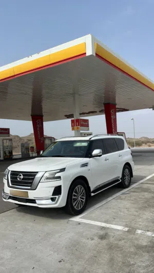 للبيع نيسان بلاتينيوم فول المكينه الكبيره