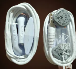 سماعتين هاندفرى  سامسونج اصلي 100% بتوع اجهزه سامسونج الاصليه جربهم واتاكد بنفسك