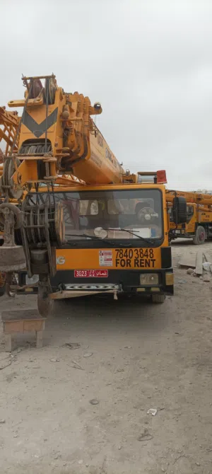 Cranes and tralar for rent in Salalah daily, monthly hourly