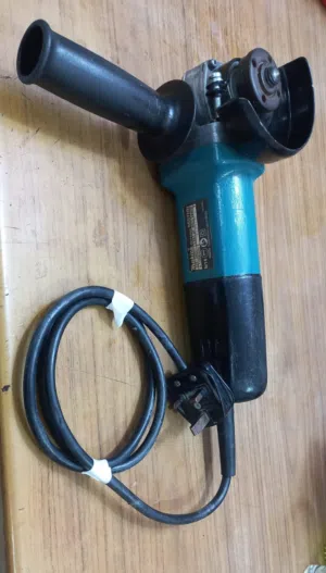 منشار كهربائي نوع ماكيتا