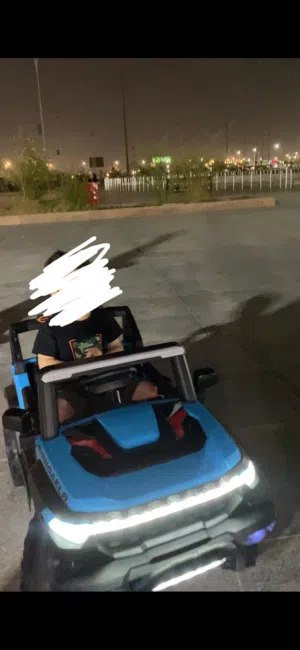 سيارة اطفال للبيع