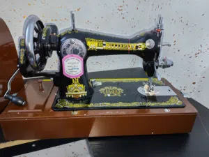 ماكينة خياطة يدوية نوع فراشة جديدة