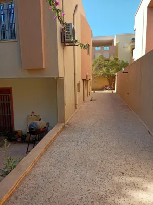 فيلا في السراج كوبري ثلاجات دورين و بيسمنت للبيع شارع مقابل رغيف ليبيا