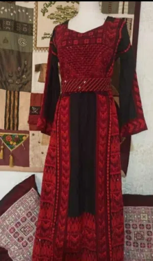 ثوب من التراث الفلسطيني حرير اصلي DMS مطرز حبه حبه على قماش البت