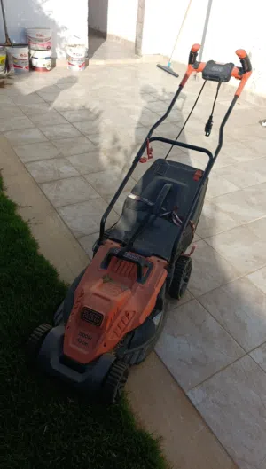 عشب Black Decker