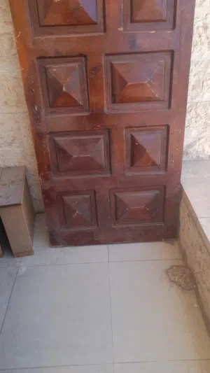 باب مدخل خارجي خشب ءويد صولد بحاله ممتازه