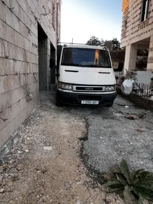 شحن iveco للبيع