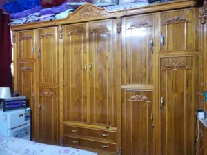 السلام عليكم غرفة كاملة خمس قطع بعدها جديدة للبيع بسعر مليونين و بيها مجال بسيط