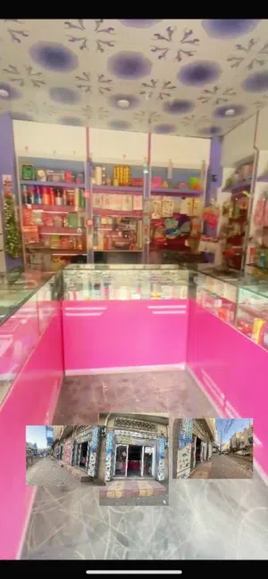 مكتبه  بكل عتادها وبطاعتها . ومع مخزن  وحمام وغرفه في قلب الاصبحي وموقع حاظي نار.