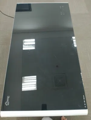 ثلاجه مكتب  بها سماعه بلتوث كبيره
